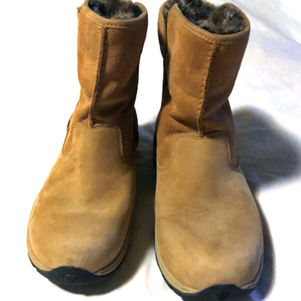 Columbia Suede Faux Fur Lined Boots